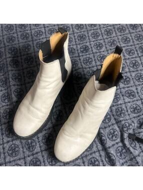 Marc fisher chunky lug sole chelsea